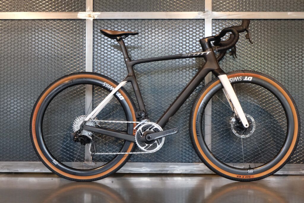 scott-addict-gravel-tuned-tg-m-carbonio
